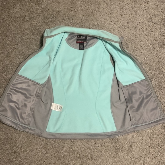 Like New Women’s Fleece Vest! - Picture 2 of 4